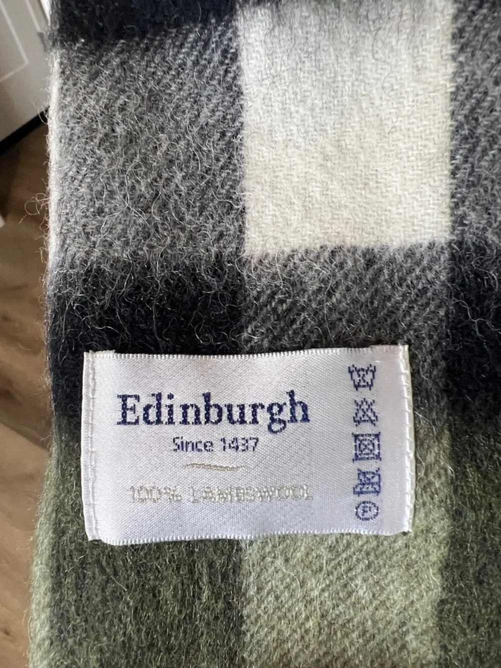 Edinburgh Plaid Fringe Lambswool Scarf